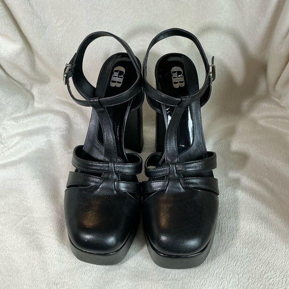 ⭐️🆕⭐️ Gianni Bini GB “Mem-Ories” Black Leather T-Strap Platform Sandals - Picture 4 of 7